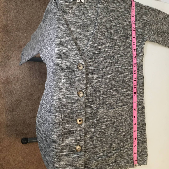 Madewell Alton Cardigan Sweater Gray White Knit 4 Button Front  Item J8838 XXS - Picture 7 of 9